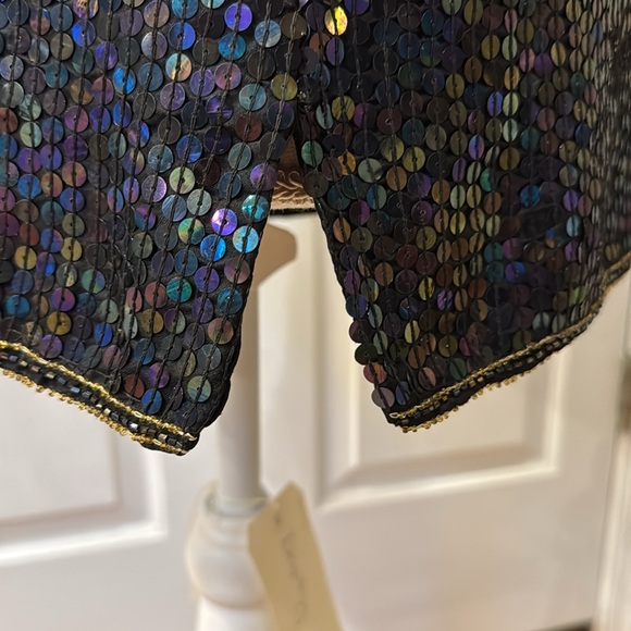 100% pure silk sequined blouses
Excellent condition - Picture 7 of 10